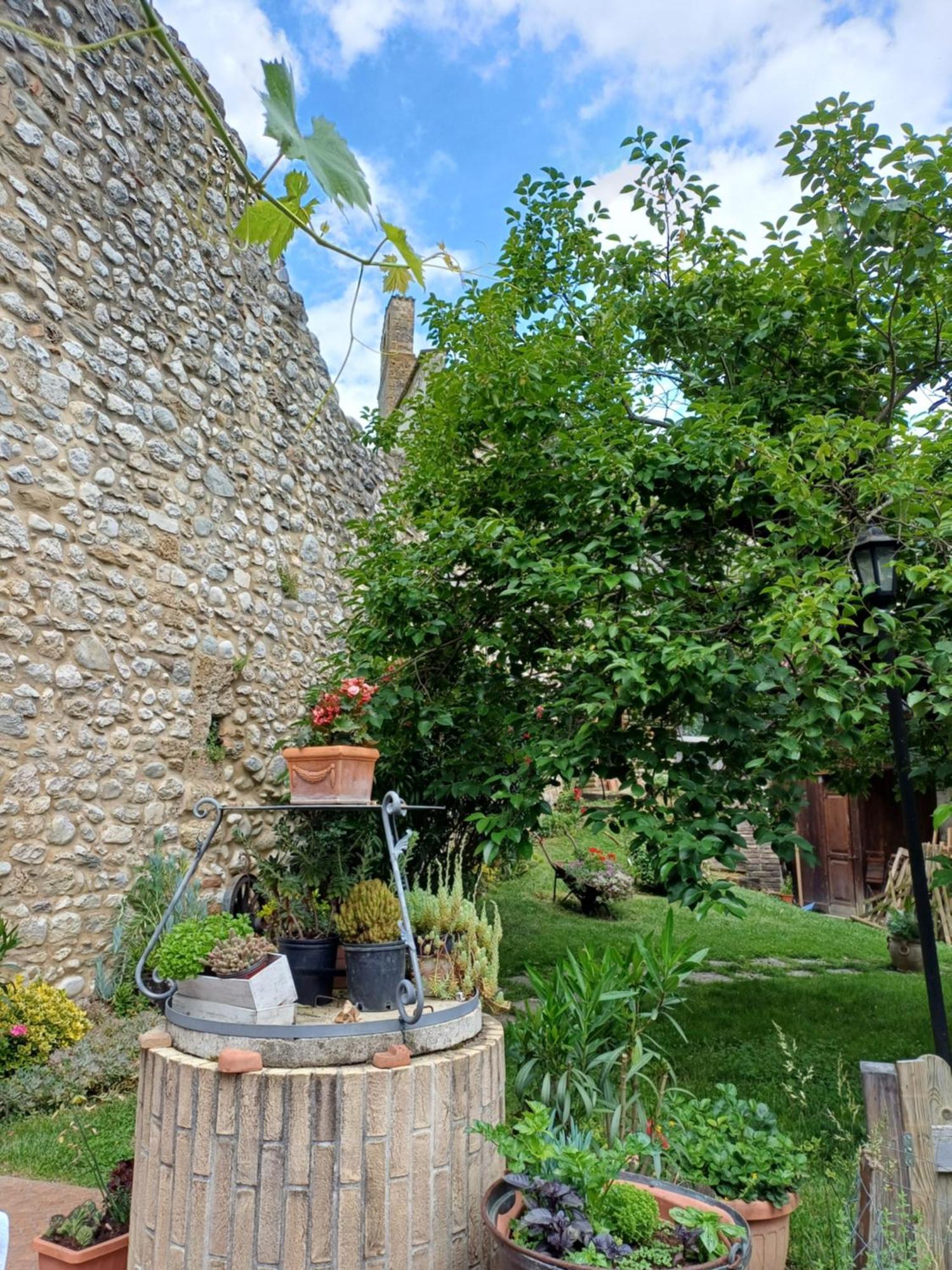 Agriturismo San Giovanni Ad Insulam Ізола-дель-Ґран-Сассо-д'Італія Екстер'єр фото