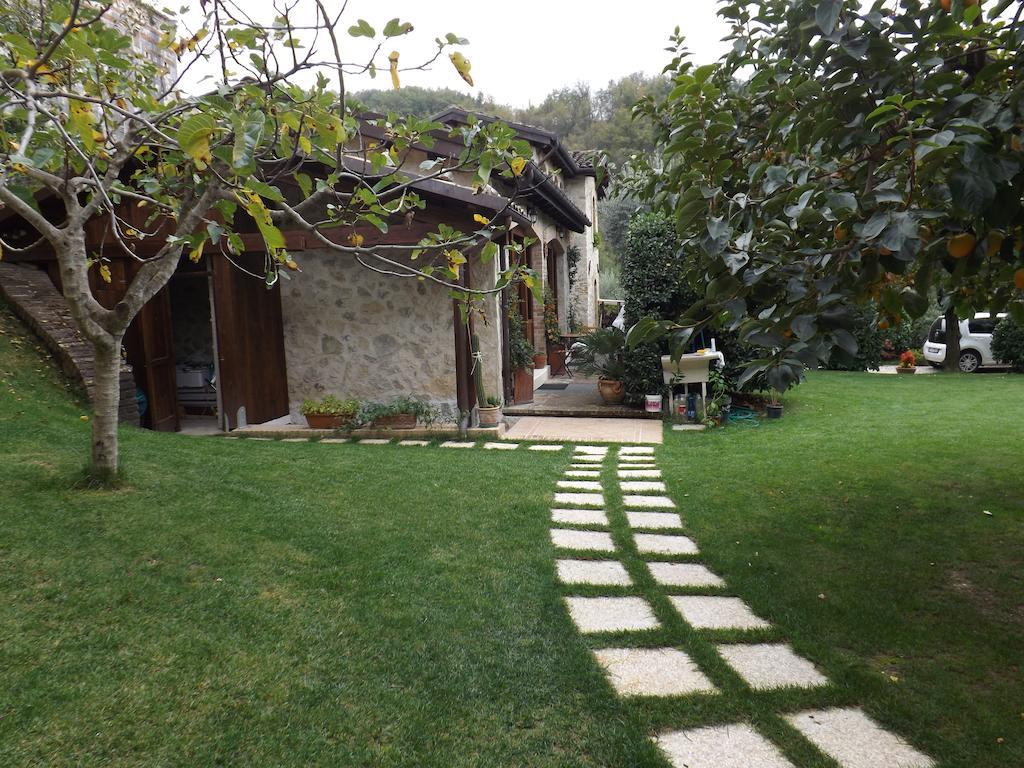 Agriturismo San Giovanni Ad Insulam Ізола-дель-Ґран-Сассо-д'Італія Екстер'єр фото