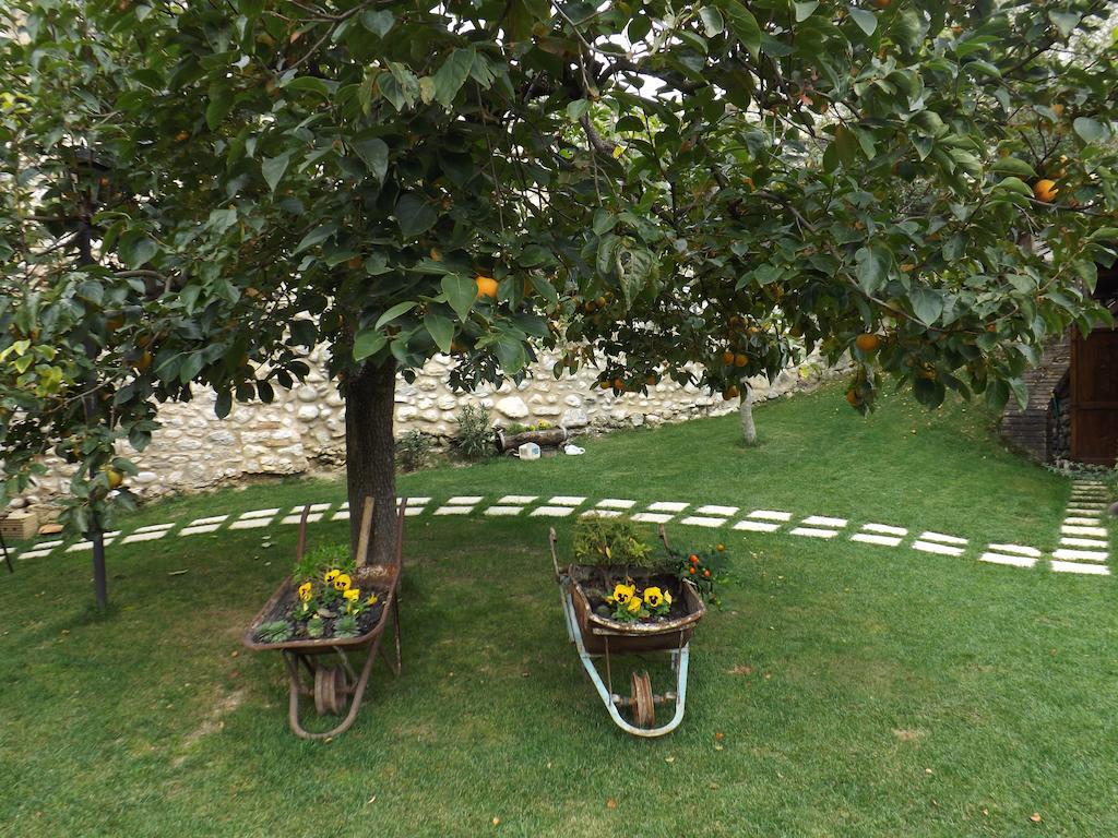 Agriturismo San Giovanni Ad Insulam Ізола-дель-Ґран-Сассо-д'Італія Екстер'єр фото