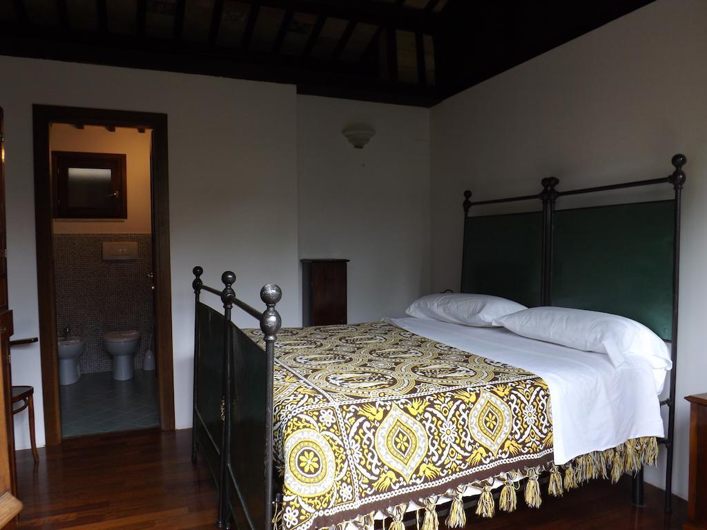 Agriturismo San Giovanni Ad Insulam Ізола-дель-Ґран-Сассо-д'Італія Номер фото