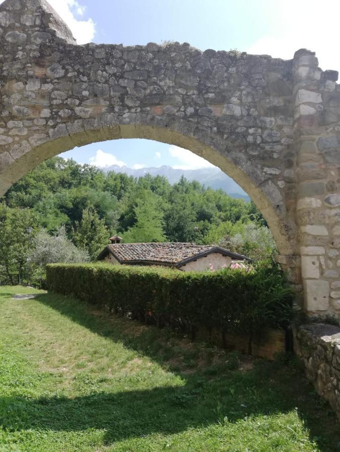 Agriturismo San Giovanni Ad Insulam Ізола-дель-Ґран-Сассо-д'Італія Екстер'єр фото